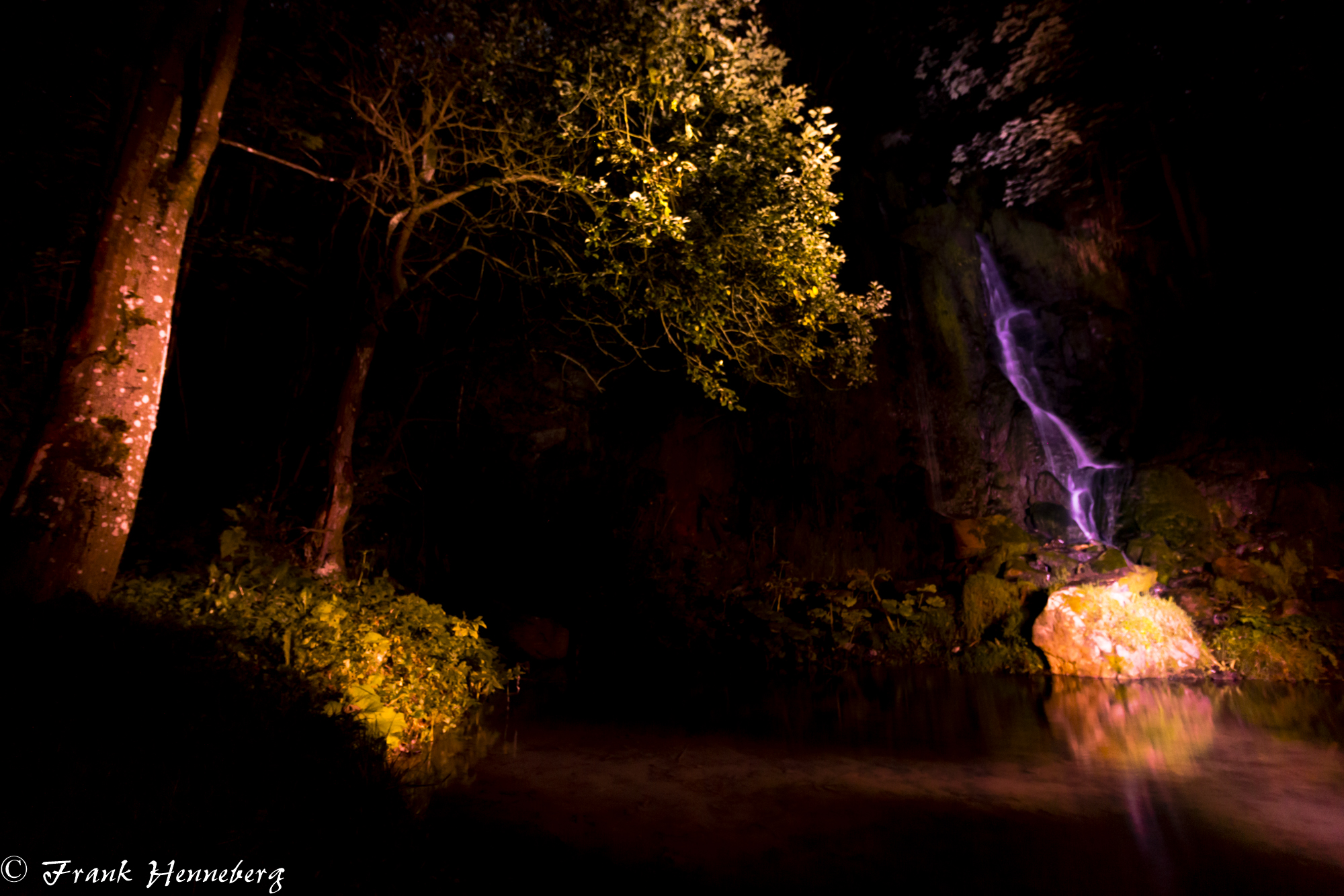 Lightpainting, Lichtmalerei am Wasserfall im Harz